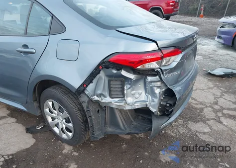 2020 Toyota Corolla Le z USA, uszkodzony, nr VIN 5YFEPRAE3LP060588